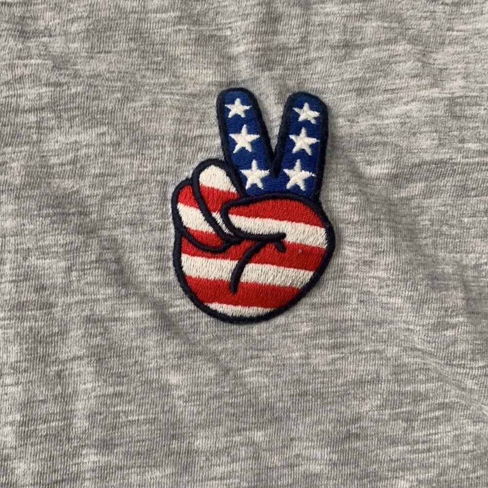 Aeropostale 80’s boxy cropped tee with peace sign patch size small